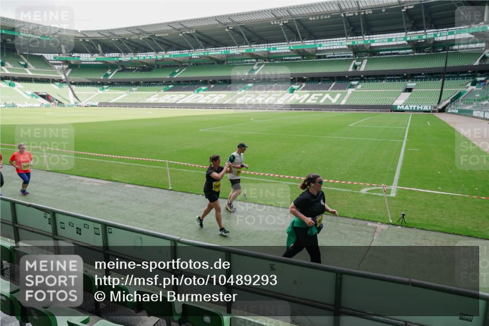 13.09.2026 - 21. swb-Marathon Bremen Michael Burmester http://msf.ph/oto/10489293 13.09.2026 10:44:20 Laufen im Stadion 10002, 10004, 10005, 10176, 10191, 10192, 10271, 10295, 10325, 10335, 10402, 10459, 10474, 10513, 10572, 10605, 10606, 10629, 10679, 10713, 10756, 10779, 10882, 10899, 10900, 10979, 10997, 10999, 11081, 11217, 11233, 11264, 11274, 11307, 11333, 11337, 11355, 11385, 11408, 11448, 11456, 11461, 11482, 11495, 11535, 11629, 11808, 11932, 11943, 12057, 12151, 12226, 12311, 12321, 10163 meine-sportfotos.de