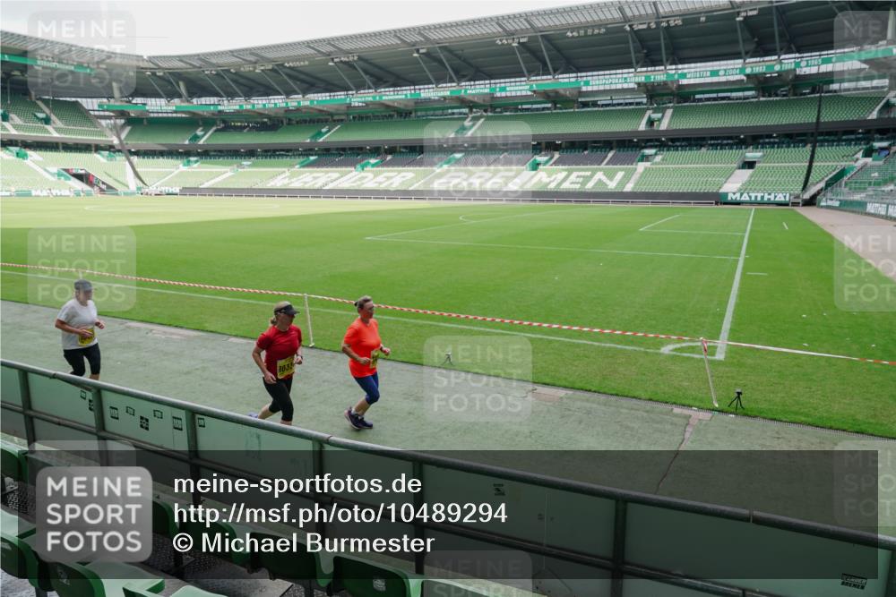 13.09.2026 - 21. swb-Marathon Bremen Michael Burmester http://msf.ph/oto/10489294 13.09.2026 10:44:23 Laufen im Stadion 10002, 10004, 10005, 10176, 10191, 10192, 10271, 10295, 10325, 10335, 10402, 10459, 10474, 10513, 10568, 10572, 10605, 10606, 10629, 10679, 10713, 10756, 10779, 10882, 10899, 10900, 10979, 10997, 10999, 11081, 11217, 11233, 11264, 11274, 11307, 11333, 11337, 11355, 11385, 11408, 11448, 11456, 11461, 11482, 11495, 11535, 11629, 11808, 11932, 11943, 12057, 12151, 12226, 12311, 12321, 10163 meine-sportfotos.de