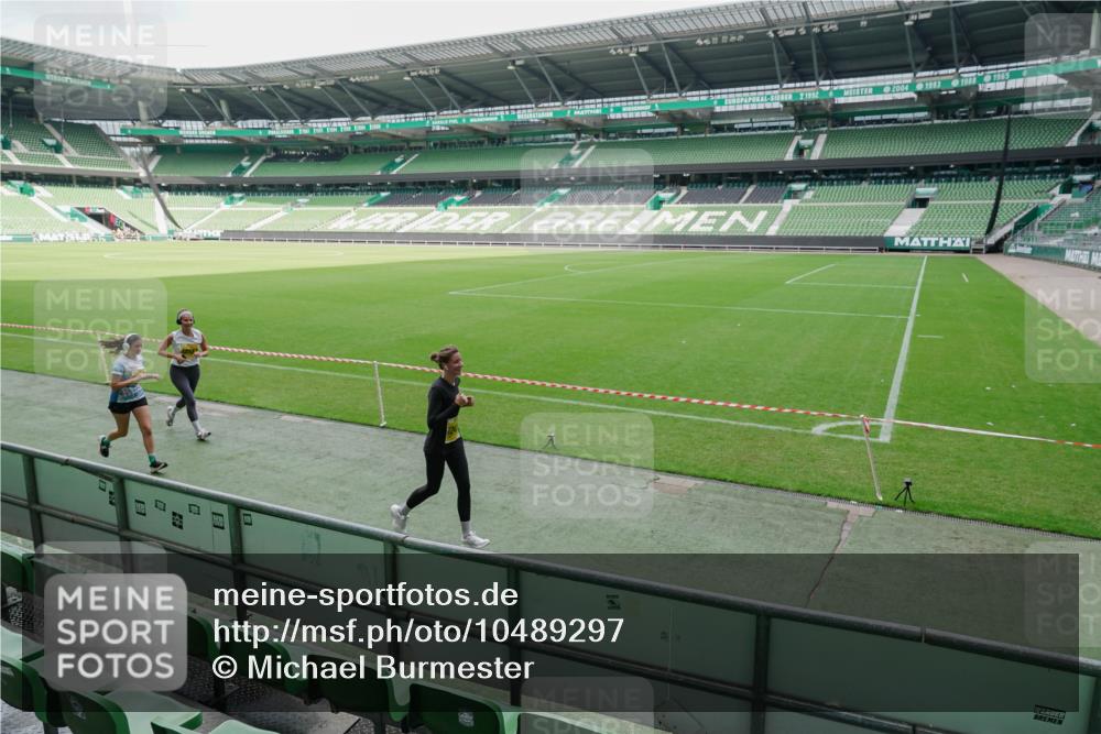 13.09.2026 - 21. swb-Marathon Bremen Michael Burmester http://msf.ph/oto/10489297 13.09.2026 10:44:31 Laufen im Stadion 10002, 10004, 10005, 10176, 10191, 10192, 10194, 10271, 10295, 10325, 10335, 10344, 10402, 10459, 10474, 10513, 10568, 10600, 10605, 10606, 10629, 10679, 10713, 10756, 10779, 10882, 10899, 10900, 10979, 10997, 10999, 11081, 11217, 11233, 11264, 11307, 11333, 11337, 11355, 11385, 11408, 11448, 11456, 11461, 11482, 11495, 11535, 11629, 11808, 11932, 11943, 12057, 12089, 12151, 12224, 12226, 12311, 12321, 10163 meine-sportfotos.de