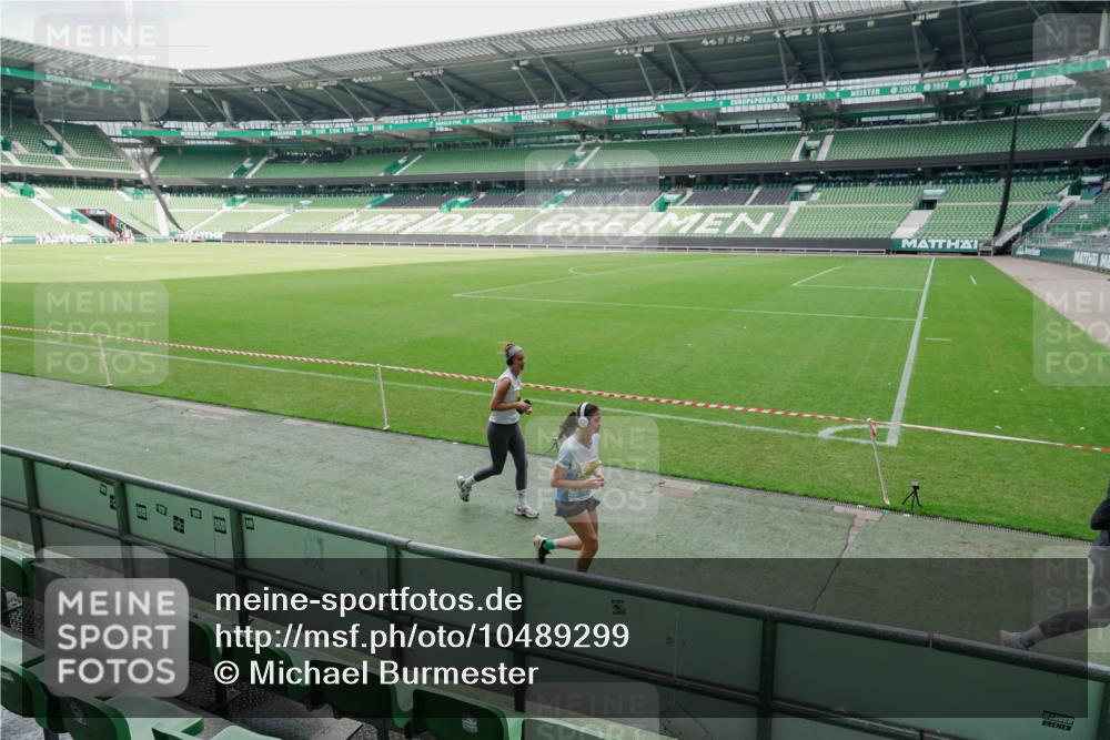 13.09.2026 - 21. swb-Marathon Bremen Michael Burmester http://msf.ph/oto/10489299 13.09.2026 10:44:33 Laufen im Stadion 10004, 10005, 10137, 10176, 10191, 10192, 10194, 10271, 10295, 10325, 10335, 10344, 10402, 10459, 10474, 10513, 10568, 10600, 10605, 10606, 10629, 10679, 10713, 10756, 10779, 10882, 10899, 10900, 10979, 10997, 10999, 11081, 11200, 11217, 11233, 11264, 11307, 11333, 11337, 11355, 11385, 11408, 11448, 11456, 11461, 11482, 11495, 11535, 11629, 11808, 11932, 11943, 12057, 12089, 12151, 12224, 12226, 12311, 12321, 12539, 10163 meine-sportfotos.de