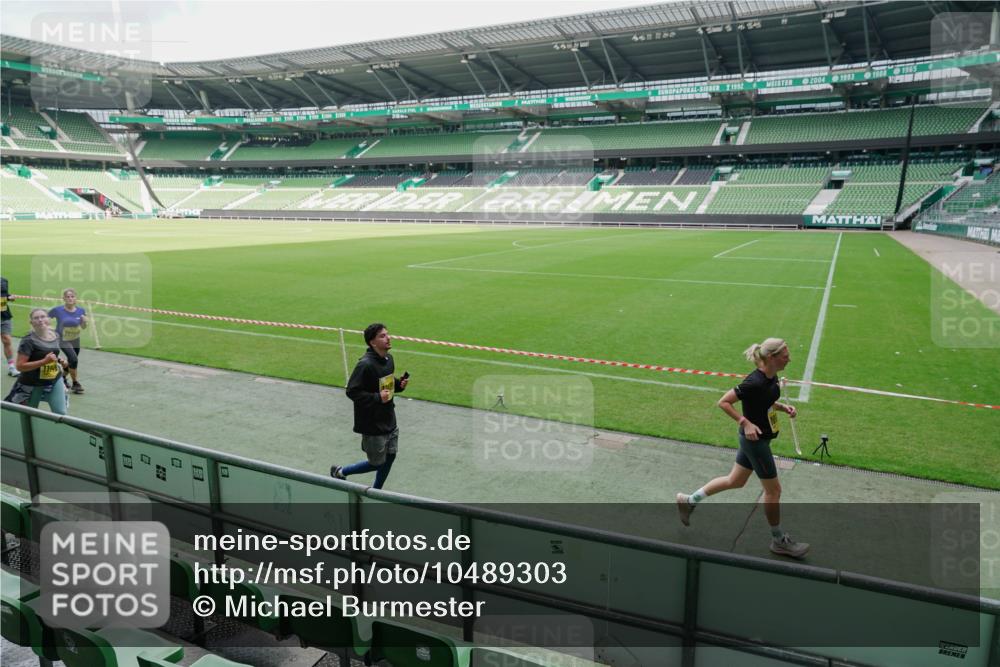13.09.2026 - 21. swb-Marathon Bremen Michael Burmester http://msf.ph/oto/10489303 13.09.2026 10:44:43 Laufen im Stadion 10004, 10005, 10137, 10176, 10191, 10192, 10194, 10202, 10242, 10271, 10295, 10325, 10335, 10344, 10402, 10430, 10459, 10513, 10524, 10568, 10600, 10605, 10606, 10629, 10679, 10713, 10756, 10779, 10882, 10899, 10900, 10979, 10997, 10999, 11081, 11200, 11217, 11233, 11264, 11307, 11333, 11337, 11355, 11385, 11408, 11448, 11456, 11461, 11482, 11495, 11535, 11629, 11808, 11932, 11943, 12057, 12089, 12151, 12153, 12224, 12226, 12311, 12321, 12539, 10163 meine-sportfotos.de