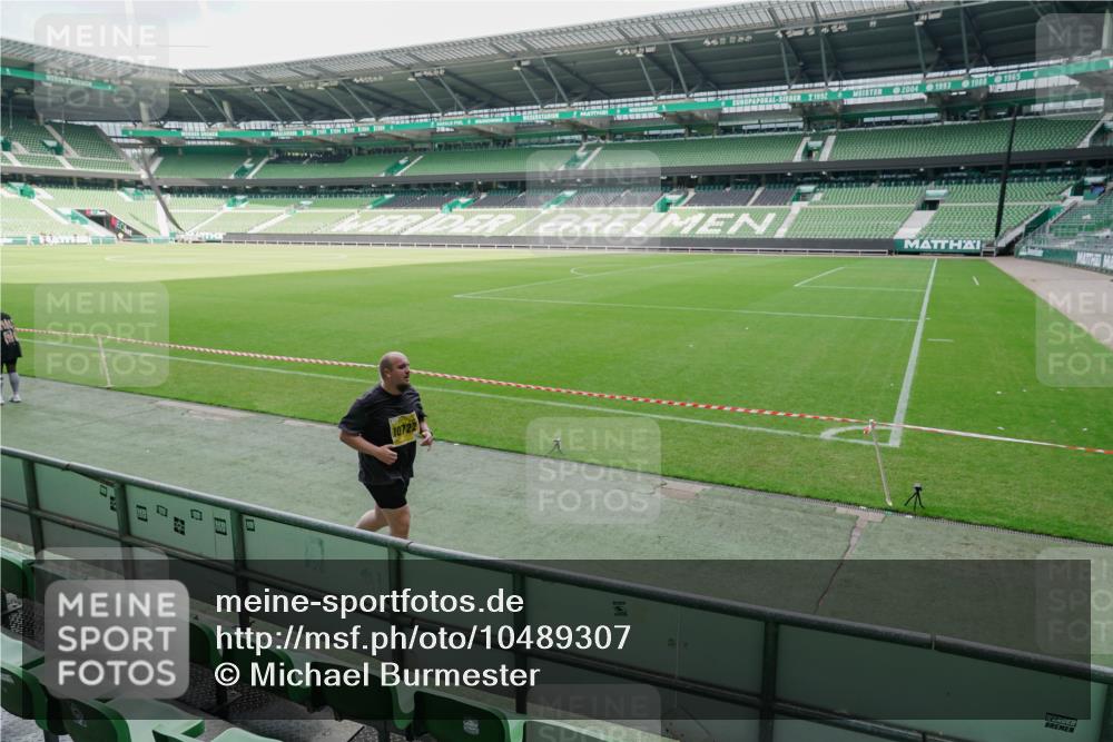 13.09.2026 - 21. swb-Marathon Bremen Michael Burmester http://msf.ph/oto/10489307 13.09.2026 10:44:50 Laufen im Stadion 10004, 10005, 10137, 10176, 10191, 10192, 10194, 10202, 10242, 10271, 10295, 10325, 10335, 10344, 10402, 10430, 10459, 10513, 10524, 10568, 10600, 10605, 10606, 10629, 10651, 10679, 10713, 10756, 10779, 10882, 10899, 10900, 10979, 10997, 10999, 11081, 11200, 11217, 11233, 11264, 11307, 11333, 11337, 11355, 11385, 11408, 11448, 11456, 11461, 11482, 11495, 11535, 11629, 11808, 11932, 11943, 12057, 12089, 12151, 12153, 12224, 12226, 12311, 12321, 12539, 10163 meine-sportfotos.de