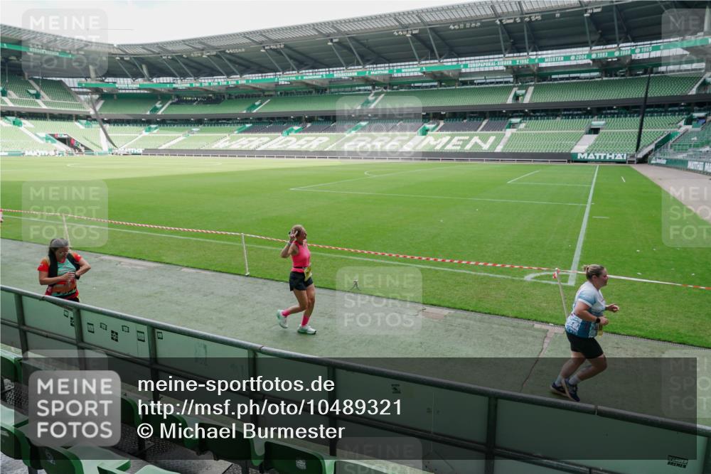 13.09.2026 - 21. swb-Marathon Bremen Michael Burmester http://msf.ph/oto/10489321 13.09.2026 10:45:16 Laufen im Stadion 10137, 10176, 10191, 10192, 10194, 10202, 10242, 10295, 10344, 10430, 10472, 10524, 10568, 10600, 10629, 10651, 10679, 10713, 10756, 10779, 10882, 10979, 10997, 10999, 11081, 11181, 11200, 11233, 11244, 11307, 11309, 11355, 11367, 11385, 11408, 11495, 11629, 11709, 11808, 11821, 11932, 11943, 12057, 12089, 12151, 12153, 12177, 12178, 12224, 12226, 12311, 12321, 12374, 12539, 10148, 10163, 10303, 10330 meine-sportfotos.de