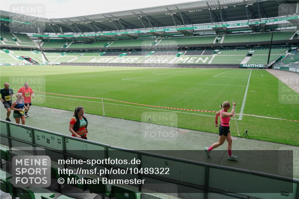 13.09.2026 - 21. swb-Marathon Bremen Michael Burmester http://msf.ph/oto/10489322 13.09.2026 10:45:18 Laufen im Stadion 10137, 10176, 10191, 10192, 10194, 10202, 10242, 10295, 10344, 10430, 10472, 10524, 10568, 10600, 10629, 10651, 10679, 10713, 10756, 10779, 10882, 10979, 10997, 10999, 11081, 11181, 11200, 11233, 11244, 11307, 11309, 11355, 11367, 11385, 11408, 11495, 11574, 11629, 11709, 11808, 11821, 11932, 11943, 12057, 12089, 12151, 12153, 12177, 12178, 12224, 12226, 12285, 12311, 12321, 12374, 12539, 10148, 10163, 10303, 10330 meine-sportfotos.de