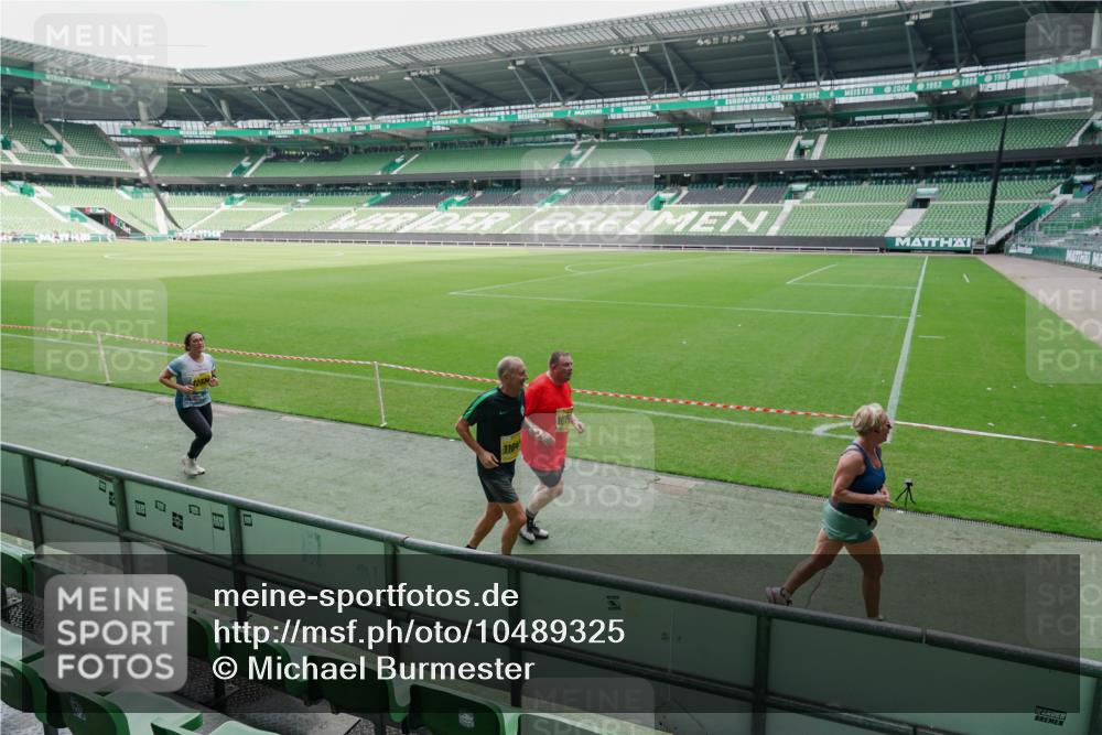 13.09.2026 - 21. swb-Marathon Bremen Michael Burmester http://msf.ph/oto/10489325 13.09.2026 10:45:21 Laufen im Stadion 10137, 10176, 10191, 10192, 10194, 10202, 10242, 10295, 10344, 10430, 10472, 10524, 10568, 10600, 10629, 10651, 10679, 10713, 10756, 10779, 10882, 10979, 10997, 10999, 11081, 11181, 11200, 11233, 11244, 11307, 11309, 11355, 11367, 11385, 11408, 11495, 11574, 11629, 11709, 11808, 11821, 11932, 11943, 12057, 12089, 12151, 12153, 12177, 12178, 12224, 12226, 12285, 12311, 12321, 12374, 12539, 10148, 10163, 10303, 10330 meine-sportfotos.de