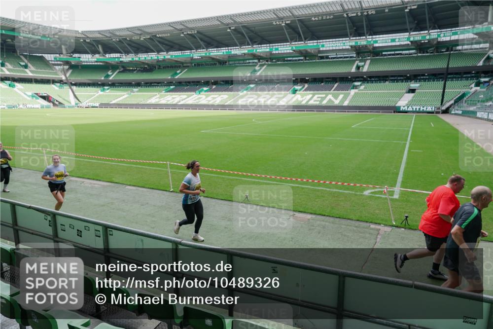 13.09.2026 - 21. swb-Marathon Bremen Michael Burmester http://msf.ph/oto/10489326 13.09.2026 10:45:22 Laufen im Stadion 10137, 10176, 10191, 10192, 10194, 10202, 10242, 10295, 10344, 10430, 10472, 10524, 10568, 10600, 10629, 10651, 10679, 10713, 10756, 10779, 10979, 10997, 10999, 11081, 11181, 11200, 11233, 11244, 11307, 11309, 11355, 11367, 11385, 11408, 11495, 11574, 11629, 11709, 11808, 11821, 11932, 11943, 12057, 12089, 12151, 12153, 12177, 12178, 12224, 12226, 12285, 12311, 12321, 12374, 12462, 12539, 10148, 10163, 10303, 10330 meine-sportfotos.de