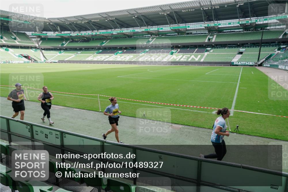 13.09.2026 - 21. swb-Marathon Bremen Michael Burmester http://msf.ph/oto/10489327 13.09.2026 10:45:24 Laufen im Stadion 10137, 10176, 10191, 10192, 10194, 10202, 10242, 10295, 10344, 10430, 10472, 10524, 10568, 10600, 10629, 10651, 10679, 10713, 10779, 10979, 10997, 10999, 11050, 11081, 11181, 11200, 11233, 11244, 11307, 11309, 11355, 11367, 11385, 11408, 11495, 11574, 11629, 11709, 11808, 11821, 11932, 11943, 12057, 12089, 12151, 12153, 12177, 12178, 12224, 12226, 12285, 12311, 12321, 12374, 12462, 12539, 10148, 10163, 10303, 10330 meine-sportfotos.de