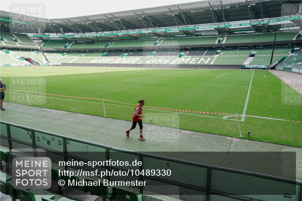 13.09.2026 - 21. swb-Marathon Bremen Michael Burmester http://msf.ph/oto/10489330 13.09.2026 10:45:30 Laufen im Stadion 10137, 10176, 10191, 10192, 10194, 10202, 10242, 10295, 10344, 10430, 10472, 10524, 10568, 10600, 10629, 10651, 10679, 10713, 10979, 10999, 11050, 11081, 11181, 11200, 11233, 11244, 11307, 11309, 11355, 11367, 11385, 11408, 11495, 11574, 11629, 11709, 11760, 11808, 11821, 11932, 11943, 12057, 12089, 12151, 12153, 12177, 12178, 12211, 12224, 12226, 12285, 12311, 12321, 12374, 12462, 12539, 10148, 10163, 10303, 10330, 10361 meine-sportfotos.de