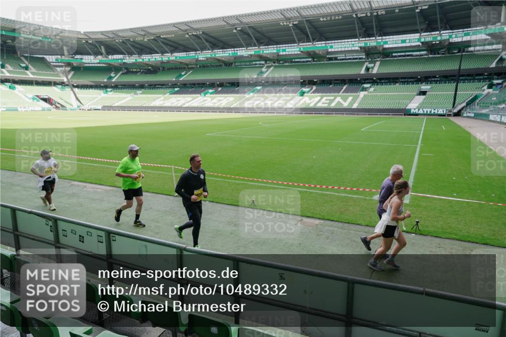 13.09.2026 - 21. swb-Marathon Bremen Michael Burmester http://msf.ph/oto/10489332 13.09.2026 10:45:37 Laufen im Stadion 10137, 10176, 10191, 10192, 10194, 10202, 10242, 10295, 10344, 10430, 10472, 10524, 10568, 10600, 10651, 10679, 10713, 10979, 10999, 11050, 11081, 11181, 11200, 11233, 11244, 11307, 11309, 11367, 11385, 11495, 11574, 11629, 11675, 11709, 11760, 11808, 11821, 11932, 11943, 12057, 12089, 12151, 12153, 12177, 12178, 12211, 12224, 12226, 12285, 12311, 12321, 12374, 12462, 12539, 10148, 10163, 10303, 10330, 10361 meine-sportfotos.de