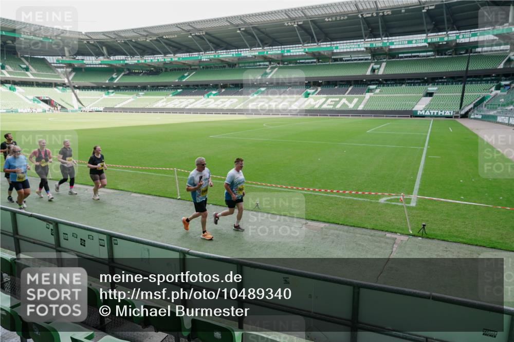 13.09.2026 - 21. swb-Marathon Bremen Michael Burmester http://msf.ph/oto/10489340 13.09.2026 10:45:48 Laufen im Stadion 10137, 10176, 10191, 10192, 10194, 10202, 10242, 10344, 10430, 10472, 10524, 10535, 10568, 10600, 10651, 10679, 10713, 10979, 11050, 11081, 11181, 11200, 11244, 11296, 11309, 11367, 11385, 11457, 11495, 11529, 11530, 11546, 11574, 11629, 11675, 11709, 11760, 11808, 11821, 11932, 11943, 12057, 12089, 12151, 12153, 12177, 12178, 12211, 12224, 12226, 12285, 12311, 12316, 12317, 12321, 12374, 12422, 12462, 12539, 10002, 10148, 10163, 10303, 10330, 10361 meine-sportfotos.de