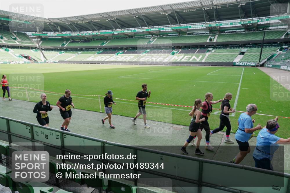13.09.2026 - 21. swb-Marathon Bremen Michael Burmester http://msf.ph/oto/10489344 13.09.2026 10:45:52 Laufen im Stadion 10137, 10161, 10191, 10192, 10194, 10202, 10242, 10344, 10430, 10472, 10524, 10535, 10568, 10600, 10651, 10679, 10713, 10895, 10979, 11050, 11081, 11181, 11200, 11244, 11296, 11309, 11367, 11457, 11495, 11529, 11530, 11546, 11574, 11629, 11675, 11709, 11760, 11808, 11821, 11932, 12057, 12089, 12151, 12153, 12177, 12178, 12211, 12224, 12226, 12285, 12311, 12316, 12317, 12321, 12374, 12422, 12462, 12539, 10002, 10148, 10163, 10303, 10330, 10361 meine-sportfotos.de