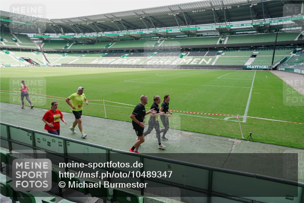 13.09.2026 - 21. swb-Marathon Bremen Michael Burmester http://msf.ph/oto/10489347 13.09.2026 10:45:58 Laufen im Stadion 10137, 10161, 10192, 10194, 10202, 10242, 10344, 10430, 10472, 10524, 10535, 10568, 10600, 10651, 10679, 10713, 10895, 10970, 10979, 11050, 11081, 11181, 11200, 11244, 11296, 11309, 11367, 11457, 11495, 11529, 11530, 11546, 11574, 11675, 11709, 11760, 11808, 11821, 11932, 12057, 12089, 12151, 12153, 12177, 12178, 12211, 12224, 12226, 12285, 12311, 12316, 12317, 12321, 12374, 12422, 12462, 12539, 10002, 10148, 10303, 10330, 10361 meine-sportfotos.de