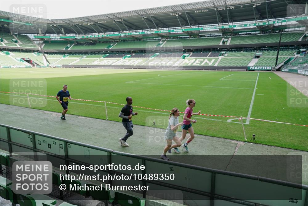 13.09.2026 - 21. swb-Marathon Bremen Michael Burmester http://msf.ph/oto/10489350 13.09.2026 10:46:05 Laufen im Stadion 10137, 10161, 10194, 10202, 10242, 10344, 10430, 10472, 10524, 10535, 10568, 10600, 10651, 10679, 10713, 10895, 10970, 10979, 11050, 11081, 11181, 11200, 11244, 11296, 11309, 11367, 11457, 11495, 11529, 11530, 11546, 11573, 11574, 11579, 11675, 11709, 11760, 11808, 11821, 11932, 12057, 12089, 12151, 12153, 12177, 12178, 12211, 12224, 12226, 12285, 12316, 12317, 12321, 12374, 12422, 12462, 12539, 10002, 10004, 10005, 10148, 10271, 10303, 10330, 10361 meine-sportfotos.de