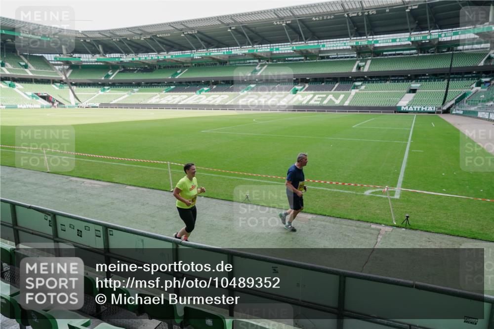 13.09.2026 - 21. swb-Marathon Bremen Michael Burmester http://msf.ph/oto/10489352 13.09.2026 10:46:07 Laufen im Stadion 10137, 10161, 10194, 10202, 10242, 10344, 10430, 10472, 10524, 10535, 10568, 10600, 10651, 10679, 10713, 10895, 10970, 10979, 11050, 11081, 11181, 11200, 11244, 11296, 11309, 11367, 11457, 11495, 11529, 11530, 11546, 11573, 11574, 11579, 11675, 11709, 11760, 11808, 11821, 11932, 12057, 12089, 12151, 12153, 12177, 12178, 12211, 12224, 12226, 12285, 12316, 12317, 12321, 12374, 12422, 12462, 12539, 10002, 10004, 10005, 10148, 10271, 10303, 10330, 10361 meine-sportfotos.de