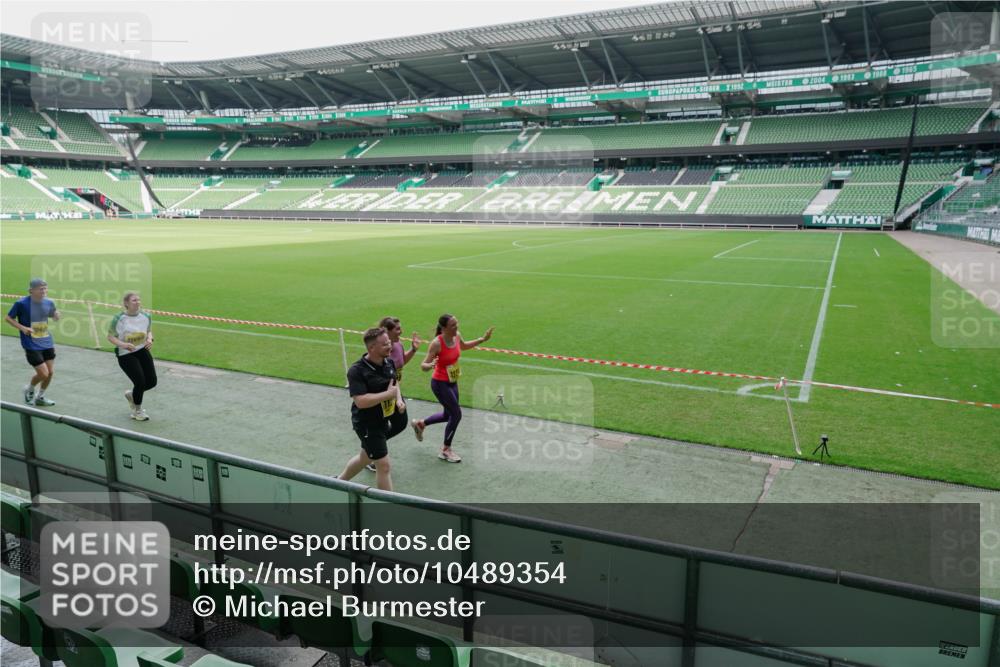 13.09.2026 - 21. swb-Marathon Bremen Michael Burmester http://msf.ph/oto/10489354 13.09.2026 10:46:18 Laufen im Stadion 10137, 10161, 10194, 10202, 10242, 10344, 10430, 10472, 10524, 10535, 10568, 10600, 10651, 10895, 10933, 10970, 10979, 11050, 11081, 11181, 11200, 11244, 11296, 11309, 11367, 11457, 11495, 11529, 11530, 11546, 11573, 11574, 11579, 11639, 11675, 11709, 11760, 11808, 11821, 11932, 12057, 12089, 12151, 12153, 12177, 12178, 12211, 12224, 12226, 12285, 12316, 12317, 12374, 12422, 12462, 12539, 10002, 10004, 10005, 10148, 10271, 10303, 10330, 10361, 10605, 10606 meine-sportfotos.de