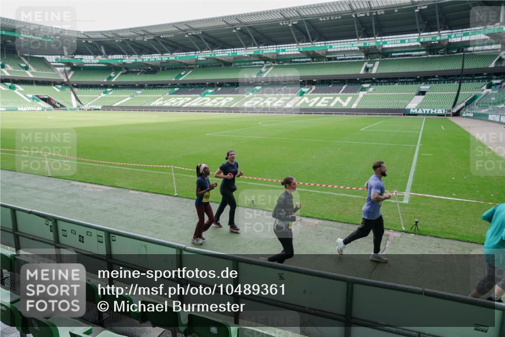 13.09.2026 - 21. swb-Marathon Bremen Michael Burmester http://msf.ph/oto/10489361 13.09.2026 10:46:31 Laufen im Stadion 10137, 10161, 10194, 10202, 10242, 10344, 10349, 10430, 10472, 10524, 10535, 10568, 10600, 10651, 10895, 10933, 10970, 10979, 11050, 11181, 11200, 11244, 11296, 11309, 11367, 11457, 11529, 11530, 11546, 11573, 11574, 11579, 11639, 11675, 11709, 11760, 11821, 12057, 12089, 12153, 12177, 12178, 12211, 12224, 12285, 12316, 12317, 12374, 12422, 12462, 12539, 10002, 10004, 10005, 10148, 10271, 10303, 10325, 10330, 10335, 10361, 10459, 10513, 10605, 10606, 10882 meine-sportfotos.de