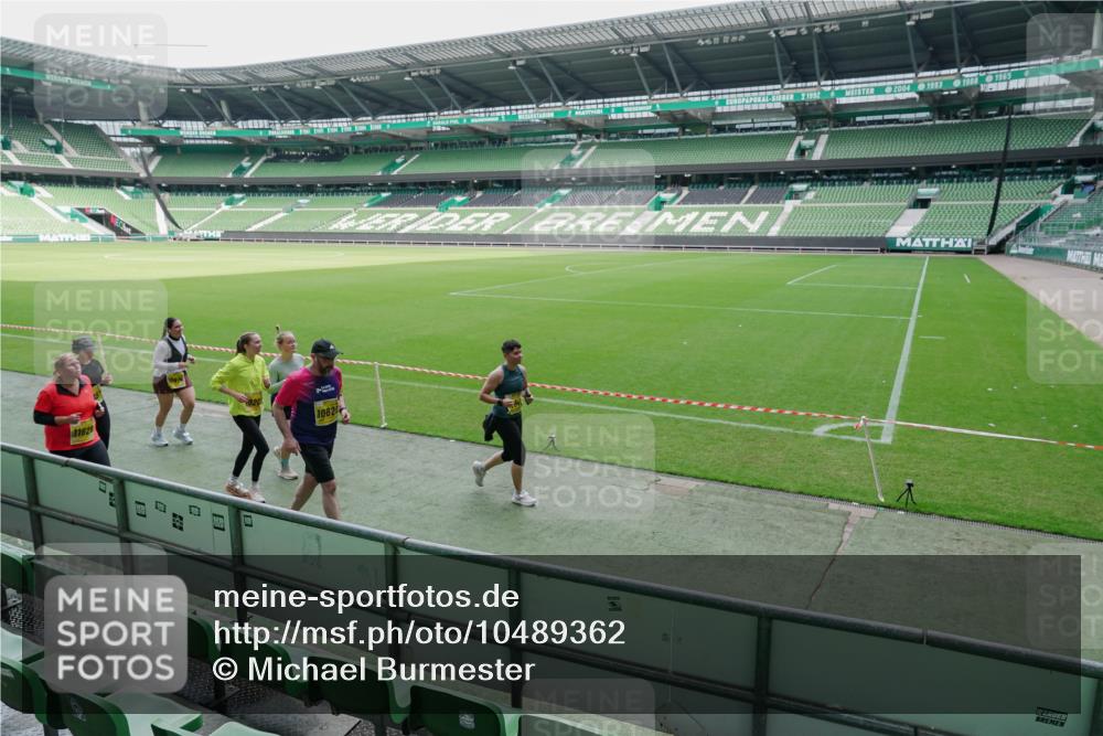 13.09.2026 - 21. swb-Marathon Bremen Michael Burmester http://msf.ph/oto/10489362 13.09.2026 10:46:37 Laufen im Stadion 10137, 10161, 10194, 10202, 10242, 10349, 10430, 10472, 10524, 10535, 10600, 10651, 10895, 10933, 10970, 11050, 11181, 11200, 11244, 11296, 11309, 11367, 11457, 11529, 11530, 11546, 11573, 11574, 11579, 11639, 11675, 11709, 11760, 11821, 12089, 12153, 12177, 12178, 12211, 12285, 12316, 12317, 12374, 12422, 12462, 12539, 10002, 10004, 10005, 10148, 10271, 10303, 10325, 10330, 10335, 10361, 10459, 10513, 10605, 10606, 10756, 10779, 10882, 10997 meine-sportfotos.de