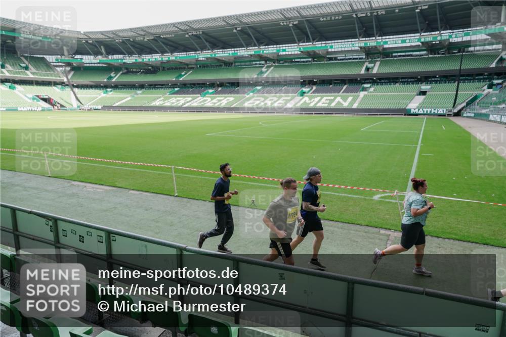13.09.2026 - 21. swb-Marathon Bremen Michael Burmester http://msf.ph/oto/10489374 13.09.2026 10:46:48 Laufen im Stadion 10161, 10202, 10242, 10349, 10430, 10472, 10524, 10535, 10651, 10895, 10933, 10970, 11050, 11181, 11244, 11296, 11309, 11367, 11457, 11529, 11530, 11546, 11573, 11574, 11579, 11639, 11675, 11709, 11760, 11821, 12153, 12157, 12177, 12178, 12211, 12285, 12316, 12317, 12374, 12422, 12462, 10002, 10004, 10005, 10148, 10271, 10303, 10325, 10330, 10335, 10361, 10459, 10513, 10605, 10606, 10629, 10756, 10779, 10882, 10997 meine-sportfotos.de