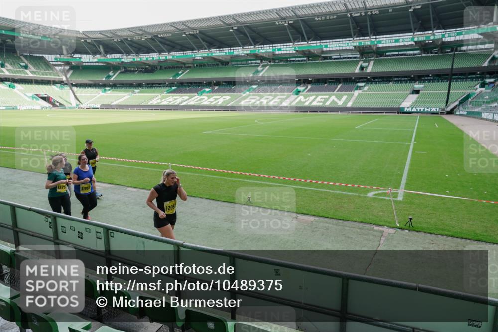 13.09.2026 - 21. swb-Marathon Bremen Michael Burmester http://msf.ph/oto/10489375 13.09.2026 10:46:51 Laufen im Stadion 10161, 10202, 10242, 10349, 10472, 10524, 10535, 10651, 10895, 10933, 10970, 11050, 11181, 11244, 11296, 11309, 11367, 11457, 11529, 11530, 11546, 11573, 11574, 11579, 11639, 11675, 11709, 11760, 11821, 12153, 12157, 12177, 12178, 12211, 12285, 12316, 12317, 12374, 12422, 12462, 10002, 10004, 10005, 10148, 10271, 10295, 10303, 10325, 10330, 10335, 10361, 10459, 10513, 10605, 10606, 10629, 10756, 10779, 10882, 10997, 10999, 11233 meine-sportfotos.de