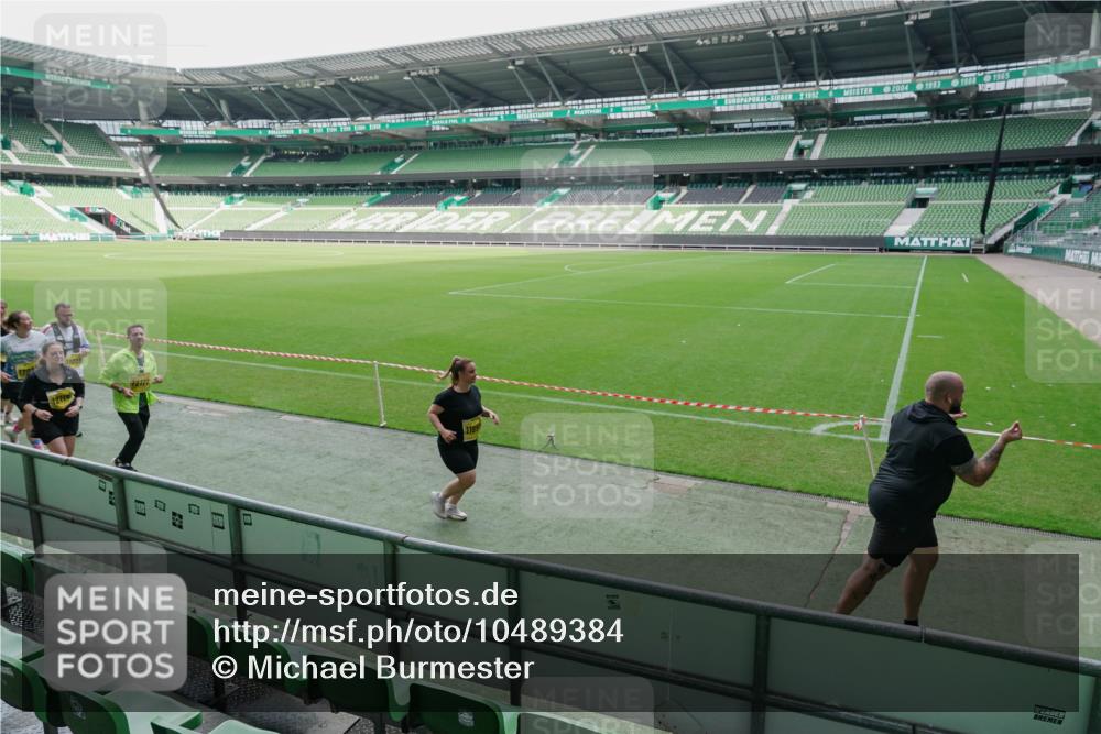13.09.2026 - 21. swb-Marathon Bremen Michael Burmester http://msf.ph/oto/10489384 13.09.2026 10:47:08 Laufen im Stadion 10161, 10349, 10472, 10535, 10895, 10933, 10970, 11050, 11104, 11181, 11244, 11262, 11296, 11309, 11367, 11457, 11529, 11530, 11546, 11573, 11574, 11579, 11639, 11663, 11675, 11709, 11760, 11821, 12157, 12211, 12285, 12316, 12317, 12340, 12374, 12422, 12444, 12462, 10002, 10004, 10005, 10176, 10191, 10192, 10271, 10295, 10303, 10325, 10335, 10361, 10459, 10513, 10605, 10606, 10629, 10756, 10779, 10882, 10997, 10999, 11233 meine-sportfotos.de