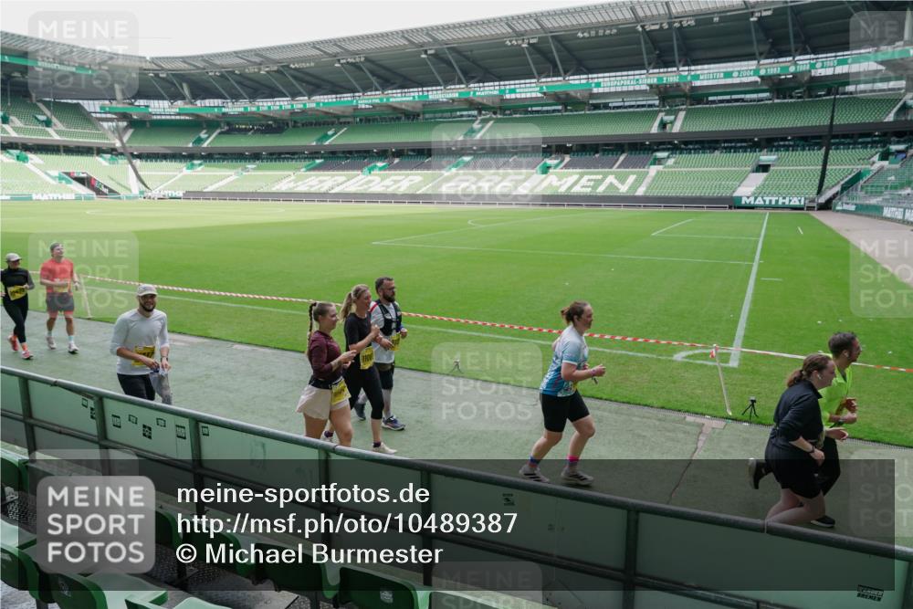 13.09.2026 - 21. swb-Marathon Bremen Michael Burmester http://msf.ph/oto/10489387 13.09.2026 10:47:12 Laufen im Stadion 10161, 10264, 10349, 10472, 10535, 10895, 10933, 10970, 11050, 11104, 11181, 11244, 11262, 11296, 11309, 11367, 11443, 11457, 11529, 11530, 11546, 11573, 11574, 11579, 11639, 11663, 11675, 11709, 11760, 11821, 12157, 12211, 12285, 12316, 12317, 12340, 12374, 12422, 12444, 12462, 10002, 10004, 10005, 10176, 10191, 10192, 10271, 10295, 10303, 10325, 10335, 10361, 10459, 10513, 10605, 10606, 10629, 10756, 10779, 10882, 10997, 10999, 11233 meine-sportfotos.de