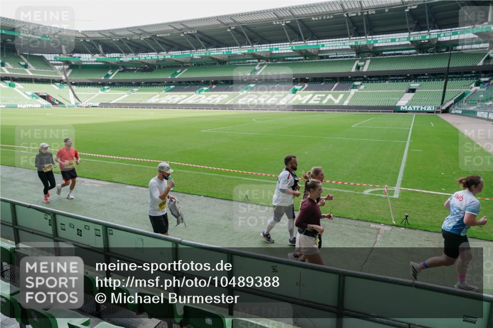 13.09.2026 - 21. swb-Marathon Bremen Michael Burmester http://msf.ph/oto/10489388 13.09.2026 10:47:13 Laufen im Stadion 10161, 10264, 10349, 10472, 10535, 10895, 10933, 10970, 11050, 11104, 11181, 11244, 11262, 11296, 11367, 11443, 11457, 11529, 11530, 11546, 11573, 11574, 11579, 11639, 11663, 11675, 11709, 11760, 11821, 12157, 12211, 12285, 12316, 12317, 12340, 12374, 12422, 12444, 12462, 10002, 10004, 10005, 10176, 10191, 10192, 10271, 10295, 10303, 10325, 10335, 10361, 10459, 10513, 10605, 10606, 10629, 10756, 10779, 10882, 10997, 10999, 11233 meine-sportfotos.de