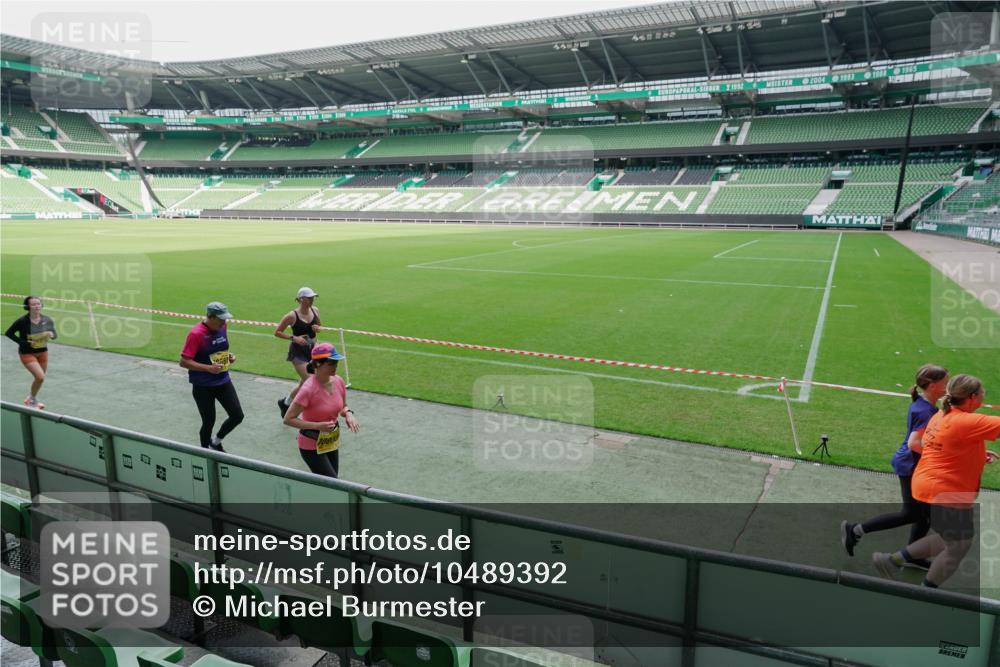 13.09.2026 - 21. swb-Marathon Bremen Michael Burmester http://msf.ph/oto/10489392 13.09.2026 10:47:21 Laufen im Stadion 10161, 10264, 10349, 10535, 10732, 10895, 10933, 10970, 11050, 11104, 11181, 11244, 11262, 11296, 11423, 11443, 11457, 11529, 11530, 11546, 11573, 11574, 11579, 11639, 11663, 11675, 11698, 11760, 12157, 12211, 12285, 12316, 12317, 12340, 12374, 12422, 12444, 12462, 12472, 10002, 10004, 10005, 10176, 10191, 10192, 10271, 10295, 10325, 10335, 10361, 10459, 10513, 10605, 10606, 10629, 10756, 10779, 10882, 10997, 10999, 11233 meine-sportfotos.de
