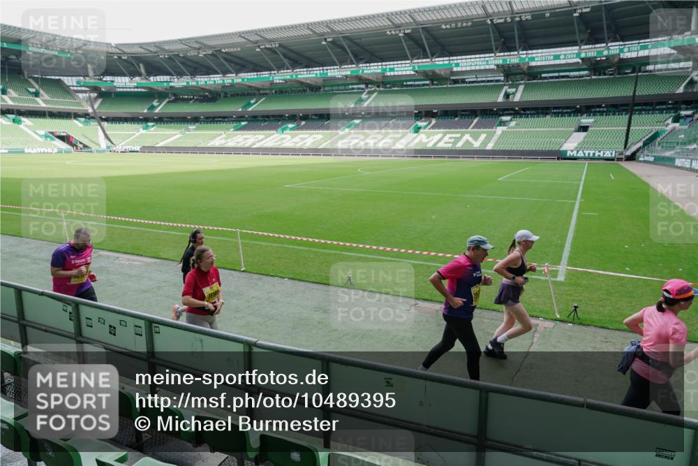 13.09.2026 - 21. swb-Marathon Bremen Michael Burmester http://msf.ph/oto/10489395 13.09.2026 10:47:23 Laufen im Stadion 10161, 10264, 10292, 10349, 10535, 10732, 10895, 10925, 10933, 10970, 11050, 11104, 11181, 11244, 11262, 11296, 11423, 11443, 11457, 11529, 11530, 11546, 11573, 11574, 11579, 11639, 11663, 11675, 11698, 11760, 12083, 12157, 12211, 12285, 12316, 12317, 12340, 12374, 12422, 12444, 12462, 12472, 10002, 10004, 10005, 10176, 10191, 10192, 10271, 10295, 10325, 10335, 10361, 10459, 10513, 10605, 10606, 10629, 10756, 10779, 10882, 10997, 10999, 11233 meine-sportfotos.de