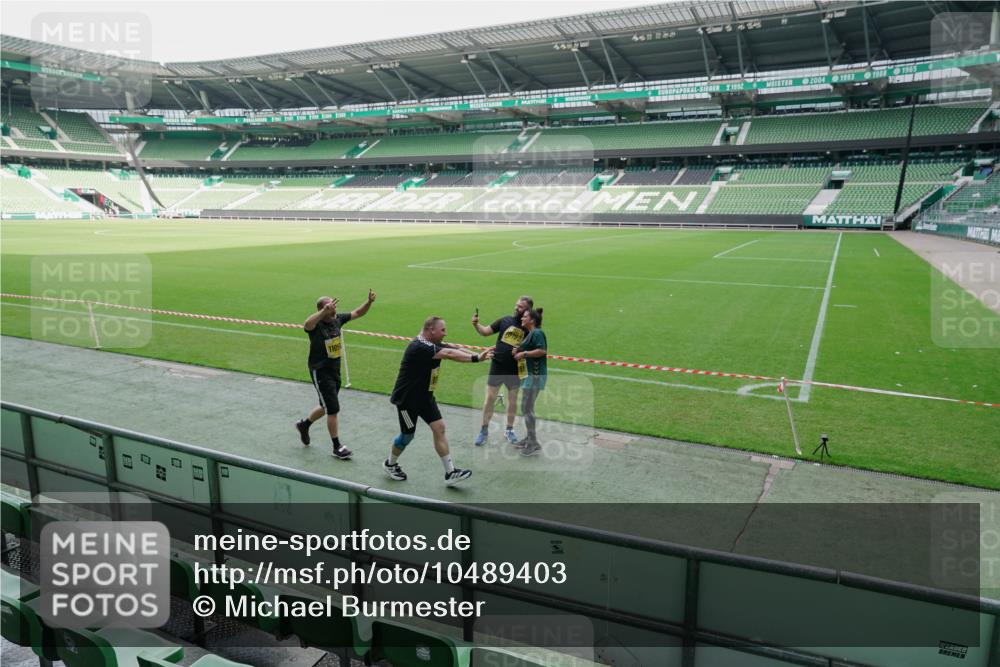 13.09.2026 - 21. swb-Marathon Bremen Michael Burmester http://msf.ph/oto/10489403 13.09.2026 10:47:45 Laufen im Stadion 10161, 10264, 10292, 10349, 10407, 10440, 10535, 10732, 10789, 10895, 10925, 10933, 10970, 11104, 11262, 11296, 11423, 11443, 11457, 11529, 11530, 11546, 11573, 11579, 11639, 11663, 11675, 11698, 12083, 12157, 12316, 12317, 12340, 12422, 12444, 12471, 12472, 12542, 12561, 10004, 10005, 10176, 10191, 10192, 10271, 10295, 10325, 10335, 10459, 10513, 10568, 10605, 10606, 10629, 10679, 10713, 10756, 10779, 10882, 10979, 10997, 10999, 11081, 11233, 11495 meine-sportfotos.de