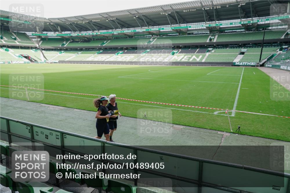 13.09.2026 - 21. swb-Marathon Bremen Michael Burmester http://msf.ph/oto/10489405 13.09.2026 10:47:51 Laufen im Stadion 10161, 10264, 10292, 10349, 10407, 10440, 10535, 10732, 10789, 10895, 10925, 10933, 10970, 11104, 11262, 11423, 11443, 11457, 11530, 11573, 11579, 11639, 11663, 11698, 12083, 12157, 12316, 12317, 12340, 12422, 12444, 12471, 12472, 12542, 12561, 10004, 10005, 10176, 10191, 10192, 10194, 10271, 10295, 10325, 10335, 10344, 10459, 10513, 10568, 10600, 10605, 10606, 10629, 10679, 10713, 10756, 10779, 10882, 10979, 10997, 10999, 11081, 11233, 11495 meine-sportfotos.de