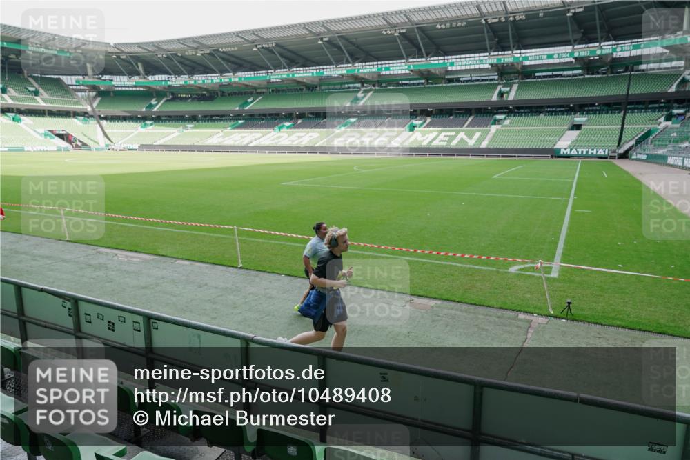13.09.2026 - 21. swb-Marathon Bremen Michael Burmester http://msf.ph/oto/10489408 13.09.2026 10:48:08 Laufen im Stadion 10264, 10292, 10349, 10407, 10440, 10732, 10789, 10925, 10933, 11104, 11262, 11423, 11443, 11541, 11573, 11579, 11639, 11663, 11698, 11980, 12083, 12157, 12340, 12444, 12471, 12472, 12542, 12561, 10137, 10176, 10191, 10192, 10194, 10202, 10242, 10295, 10325, 10335, 10344, 10430, 10459, 10513, 10524, 10568, 10600, 10605, 10606, 10629, 10679, 10713, 10756, 10779, 10882, 10979, 10997, 10999, 11081, 11200, 11233, 11495, 12089, 12153 meine-sportfotos.de