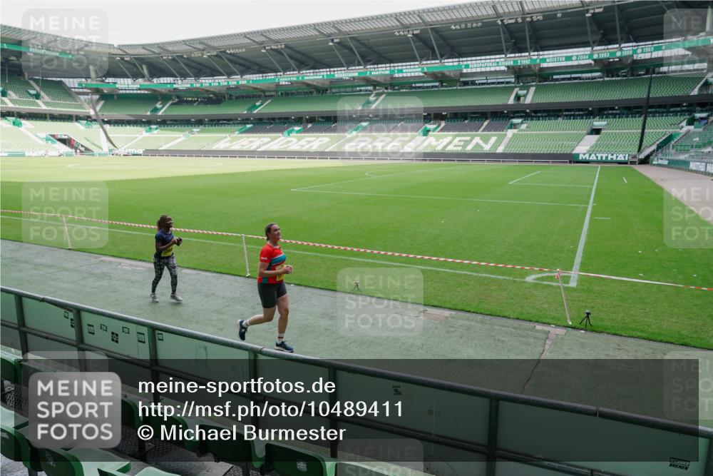 13.09.2026 - 21. swb-Marathon Bremen Michael Burmester http://msf.ph/oto/10489411 13.09.2026 10:48:24 Laufen im Stadion 10264, 10292, 10349, 10407, 10413, 10440, 10732, 10754, 10789, 10925, 10933, 11104, 11262, 11423, 11443, 11541, 11663, 11698, 11942, 11980, 12083, 12157, 12340, 12444, 12471, 12472, 12542, 12561, 10137, 10176, 10191, 10192, 10194, 10202, 10242, 10295, 10344, 10430, 10524, 10568, 10600, 10629, 10651, 10679, 10713, 10756, 10779, 10882, 10979, 10997, 10999, 11081, 11200, 11233, 11309, 11367, 11495, 12089, 12153, 12177, 12178 meine-sportfotos.de