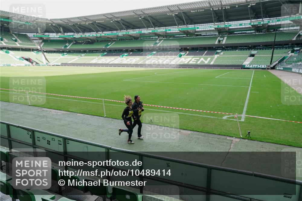 13.09.2026 - 21. swb-Marathon Bremen Michael Burmester http://msf.ph/oto/10489414 13.09.2026 10:48:33 Laufen im Stadion 10264, 10292, 10407, 10413, 10440, 10732, 10754, 10789, 10925, 11104, 11254, 11262, 11423, 11443, 11541, 11663, 11698, 11851, 11942, 11980, 12083, 12157, 12340, 12444, 12471, 12472, 12542, 12561, 10137, 10176, 10191, 10192, 10194, 10202, 10242, 10295, 10344, 10430, 10472, 10524, 10568, 10600, 10629, 10651, 10679, 10713, 10756, 10779, 10979, 10997, 10999, 11081, 11200, 11233, 11309, 11367, 11495, 11709, 11821, 12089, 12153, 12177, 12178 meine-sportfotos.de