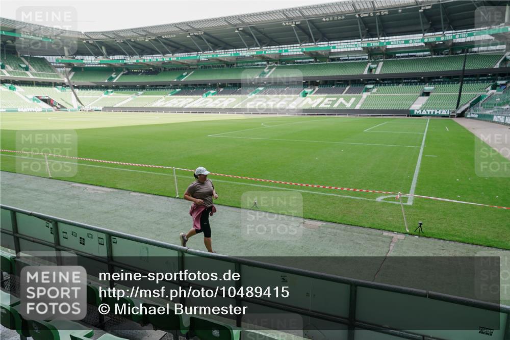 13.09.2026 - 21. swb-Marathon Bremen Michael Burmester http://msf.ph/oto/10489415 13.09.2026 10:48:44 Laufen im Stadion 10264, 10292, 10407, 10413, 10440, 10732, 10754, 10789, 10925, 11104, 11254, 11262, 11423, 11443, 11541, 11663, 11698, 11851, 11942, 11980, 12083, 12157, 12340, 12444, 12471, 12472, 12542, 12561, 10137, 10176, 10191, 10192, 10194, 10202, 10242, 10295, 10344, 10430, 10472, 10524, 10568, 10600, 10629, 10651, 10679, 10713, 10979, 10999, 11081, 11181, 11200, 11233, 11244, 11309, 11367, 11495, 11574, 11709, 11821, 12089, 12153, 12177, 12178 meine-sportfotos.de
