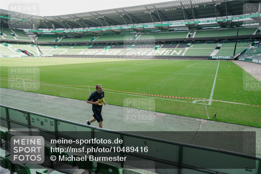 13.09.2026 - 21. swb-Marathon Bremen Michael Burmester http://msf.ph/oto/10489416 13.09.2026 10:48:56 Laufen im Stadion 10264, 10292, 10407, 10413, 10440, 10732, 10754, 10789, 10925, 11104, 11254, 11262, 11423, 11443, 11541, 11663, 11698, 11712, 11851, 11942, 11980, 12083, 12340, 12440, 12444, 12471, 12472, 12542, 12561, 10137, 10176, 10191, 10192, 10194, 10202, 10242, 10344, 10430, 10472, 10524, 10568, 10600, 10651, 10679, 10713, 10979, 11050, 11081, 11181, 11200, 11244, 11309, 11367, 11495, 11574, 11675, 11709, 11760, 11821, 12089, 12153, 12177, 12178 meine-sportfotos.de