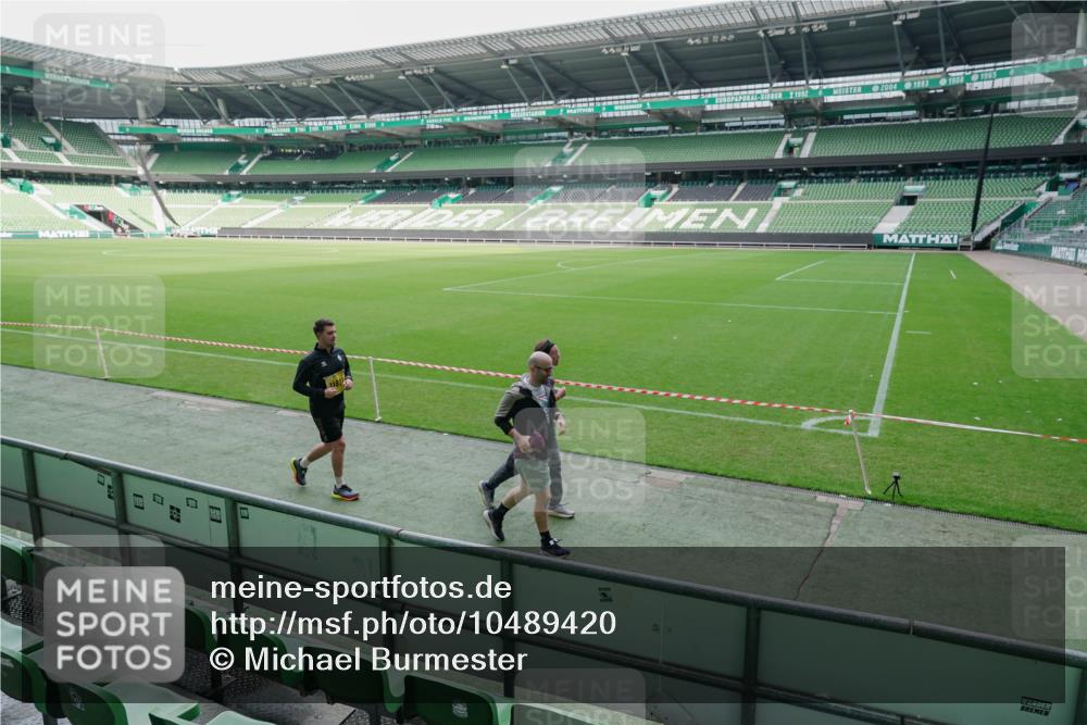 13.09.2026 - 21. swb-Marathon Bremen Michael Burmester http://msf.ph/oto/10489420 13.09.2026 10:49:11 Laufen im Stadion 10264, 10292, 10407, 10413, 10440, 10710, 10732, 10754, 10789, 10925, 11104, 11254, 11262, 11423, 11443, 11541, 11698, 11712, 11851, 11942, 11980, 12083, 12440, 12444, 12471, 12472, 12542, 12561, 10137, 10194, 10202, 10242, 10344, 10430, 10472, 10524, 10535, 10568, 10600, 10651, 10679, 10713, 10895, 10979, 11050, 11081, 11181, 11200, 11244, 11296, 11309, 11367, 11457, 11495, 11529, 11530, 11546, 11574, 11675, 11709, 11760, 11821, 12089, 12153, 12177, 12178 meine-sportfotos.de