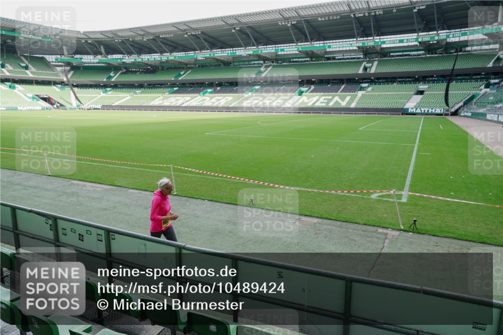 13.09.2026 - 21. swb-Marathon Bremen Michael Burmester http://msf.ph/oto/10489424 13.09.2026 10:49:34 Laufen im Stadion 10292, 10407, 10413, 10440, 10627, 10667, 10710, 10754, 10789, 10925, 11031, 11254, 11266, 11541, 11712, 11780, 11851, 11942, 11980, 12083, 12440, 12471, 12542, 12561, 10137, 10161, 10194, 10202, 10242, 10344, 10430, 10472, 10524, 10535, 10568, 10600, 10651, 10895, 10933, 10970, 10979, 11050, 11181, 11200, 11244, 11296, 11309, 11367, 11457, 11529, 11530, 11546, 11573, 11574, 11579, 11639, 11675, 11709, 11760, 11821, 12089, 12153, 12177, 12178 meine-sportfotos.de