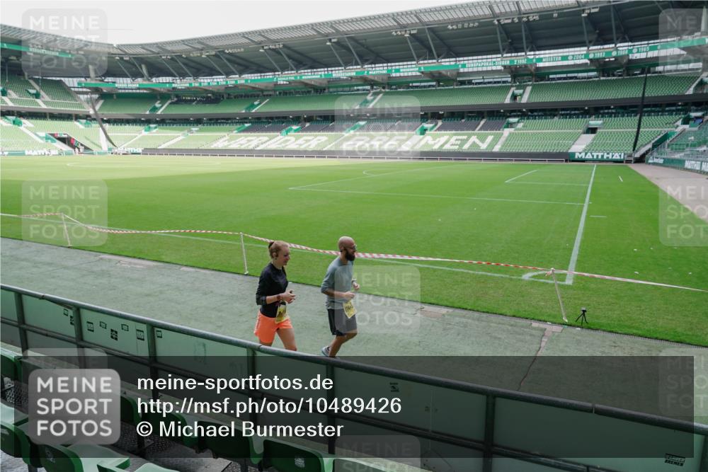 13.09.2026 - 21. swb-Marathon Bremen Michael Burmester http://msf.ph/oto/10489426 13.09.2026 10:49:41 Laufen im Stadion 10407, 10413, 10627, 10667, 10710, 10754, 11031, 11254, 11266, 11541, 11712, 11780, 11851, 11942, 11980, 12440, 12471, 12542, 12561, 10137, 10161, 10194, 10202, 10242, 10344, 10349, 10430, 10472, 10524, 10535, 10568, 10600, 10651, 10895, 10933, 10970, 10979, 11050, 11181, 11200, 11244, 11296, 11309, 11367, 11457, 11529, 11530, 11546, 11573, 11574, 11579, 11639, 11675, 11709, 11760, 11821, 12089, 12153, 12177, 12178 meine-sportfotos.de