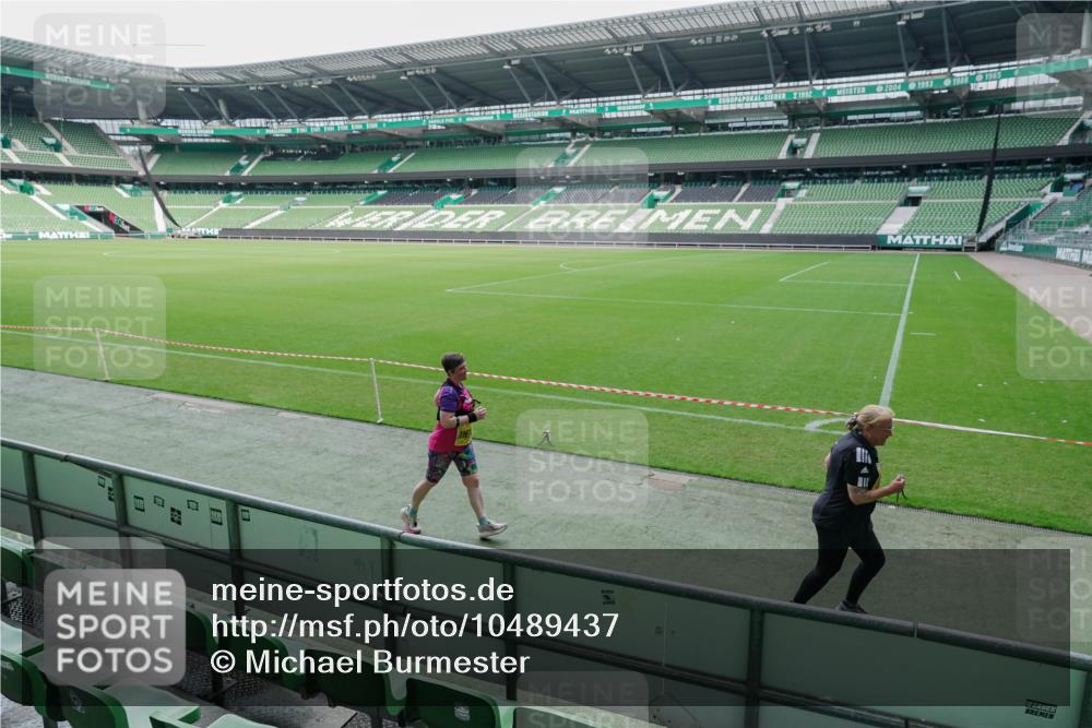 13.09.2026 - 21. swb-Marathon Bremen Michael Burmester http://msf.ph/oto/10489437 13.09.2026 10:50:13 Laufen im Stadion 10413, 10573, 10627, 10667, 10710, 10754, 11031, 11254, 11266, 11712, 11780, 11851, 11942, 12440, 10161, 10349, 10472, 10535, 10895, 10933, 10970, 11050, 11181, 11244, 11296, 11309, 11367, 11457, 11529, 11530, 11546, 11573, 11574, 11579, 11639, 11675, 11709, 11760, 11821, 12157, 12177, 12178 meine-sportfotos.de