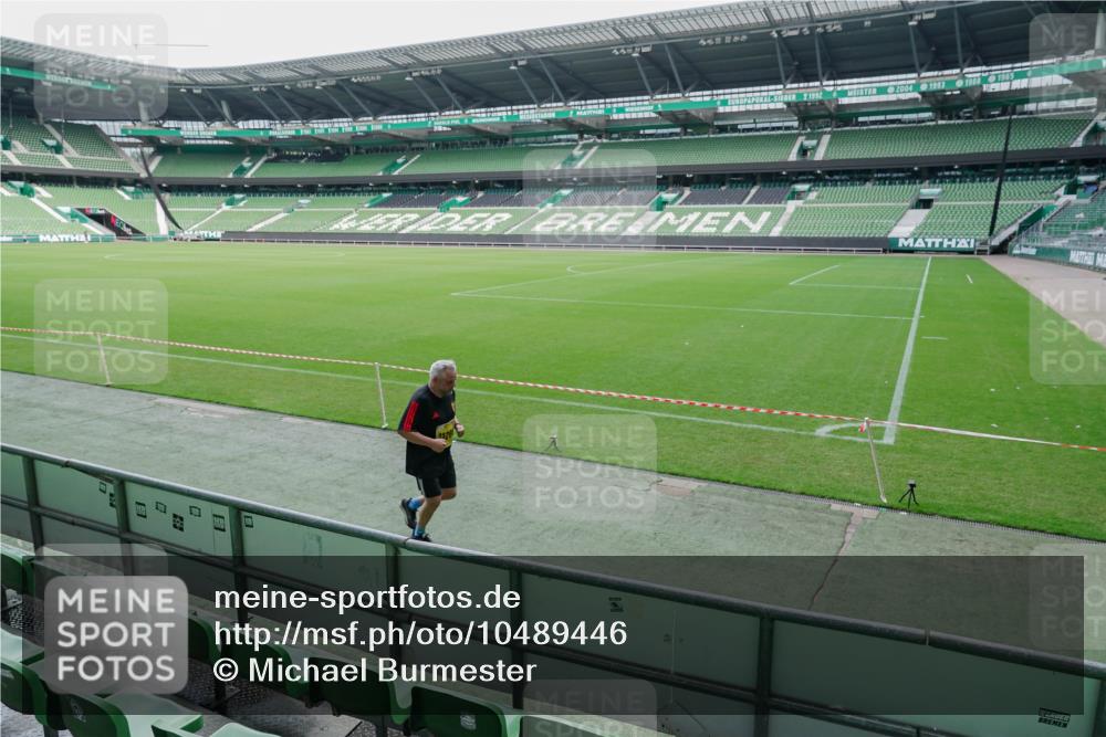13.09.2026 - 21. swb-Marathon Bremen Michael Burmester http://msf.ph/oto/10489446 13.09.2026 10:51:08 Laufen im Stadion 10387, 10533, 10534, 10573, 10627, 10650, 10667, 10710, 10968, 11025, 11031, 11195, 11266, 11352, 11496, 11780, 11807, 12377, 12408, 12440, 12535, 12546, 10161, 10264, 10292, 10349, 10407, 10440, 10535, 10732, 10789, 10895, 10925, 10933, 10970, 11104, 11262, 11423, 11443, 11457, 11573, 11579, 11639, 11663, 11698, 12083, 12157, 12340, 12444, 12471, 12472, 12542, 12561 meine-sportfotos.de