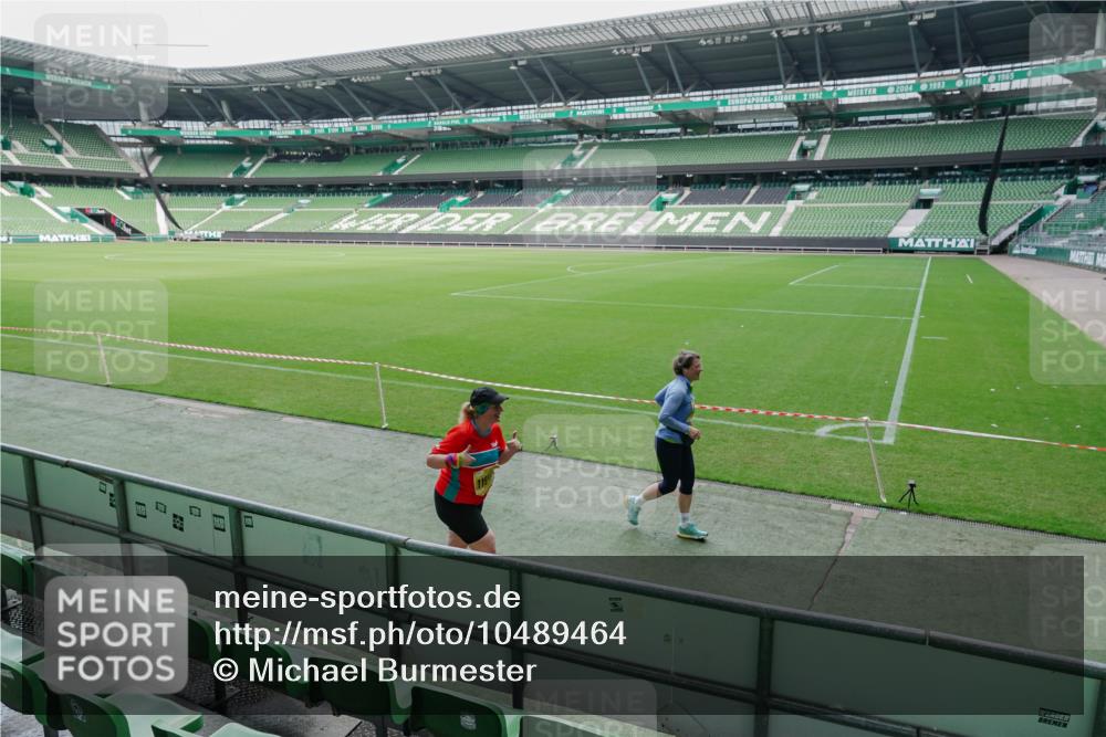 13.09.2026 - 21. swb-Marathon Bremen Michael Burmester http://msf.ph/oto/10489464 13.09.2026 10:52:21 Laufen im Stadion 10317, 10387, 10533, 10534, 10650, 10967, 10968, 11017, 11025, 11161, 11195, 11341, 11352, 11444, 11496, 11538, 11807, 12377, 12408, 12416, 12535, 12546, 10264, 10292, 10407, 10413, 10440, 10732, 10754, 10789, 10925, 11104, 11254, 11262, 11423, 11443, 11541, 11698, 11712, 11851, 11942, 11980, 12083, 12440, 12444, 12471, 12472, 12542, 12561 meine-sportfotos.de