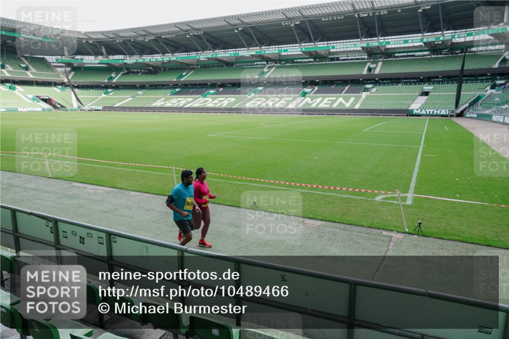 13.09.2026 - 21. swb-Marathon Bremen Michael Burmester http://msf.ph/oto/10489466 13.09.2026 10:52:39 Laufen im Stadion 10317, 10387, 10650, 10967, 10968, 11017, 11025, 11161, 11195, 11341, 11444, 11538, 12377, 12408, 12416, 12546, 10292, 10407, 10413, 10440, 10710, 10732, 10754, 10789, 10925, 11254, 11423, 11541, 11698, 11712, 11851, 11942, 11980, 12083, 12440, 12471, 12472, 12542, 12561 meine-sportfotos.de