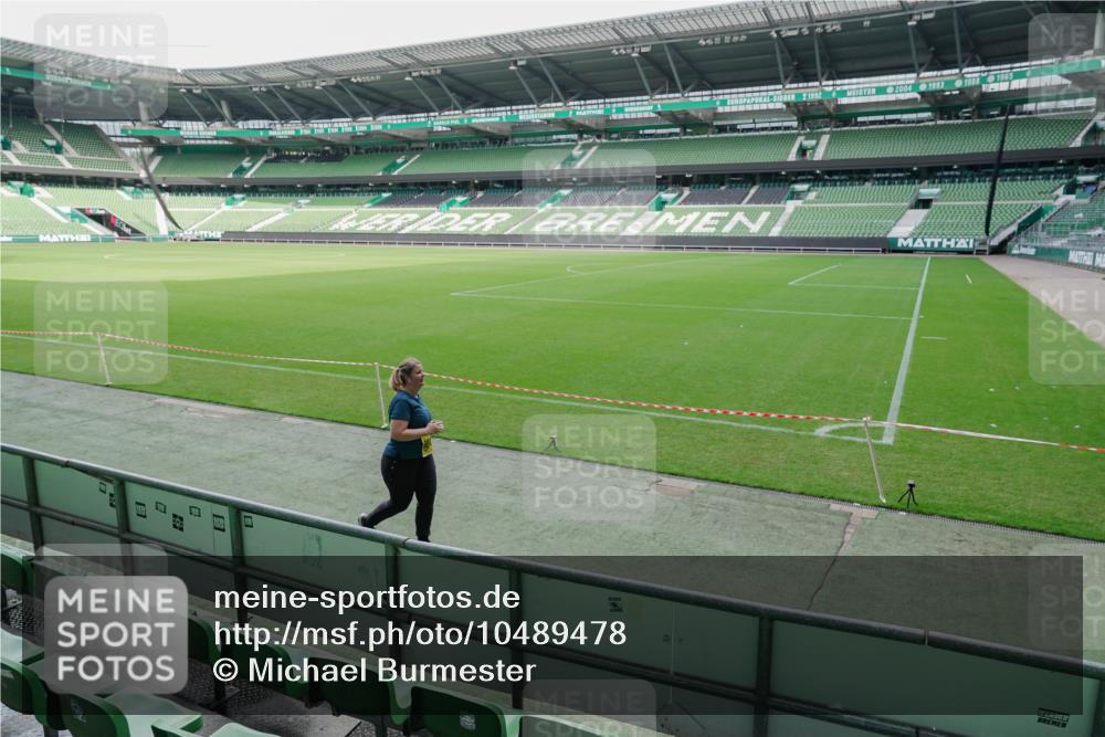 13.09.2026 - 21. swb-Marathon Bremen Michael Burmester http://msf.ph/oto/10489478 13.09.2026 10:54:57 Laufen im Stadion 12163, 10387, 10533, 10534, 10573, 10650, 10967, 10968, 11017, 11025, 11161, 11195, 11341, 11352, 11496, 11538, 11807, 12377, 12408, 12535, 12546 meine-sportfotos.de