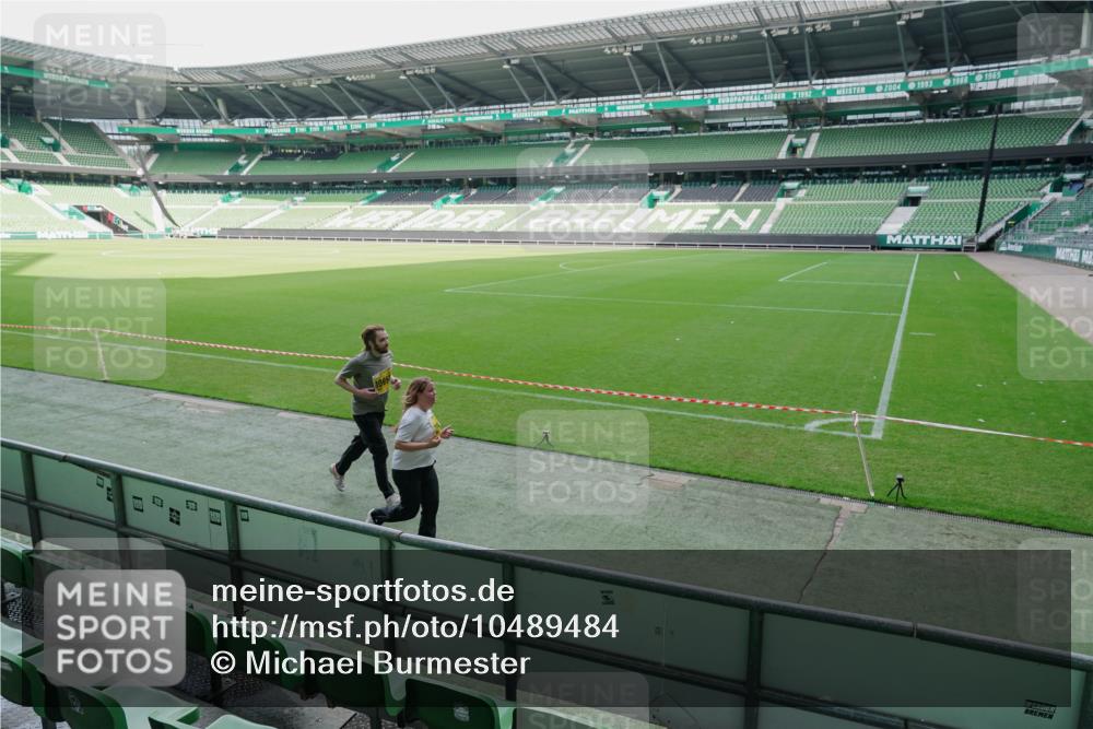 13.09.2026 - 21. swb-Marathon Bremen Michael Burmester http://msf.ph/oto/10489484 13.09.2026 11:01:16 Laufen im Stadion 12562, 12041 meine-sportfotos.de