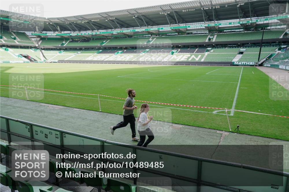 13.09.2026 - 21. swb-Marathon Bremen Michael Burmester http://msf.ph/oto/10489485 13.09.2026 11:01:16 Laufen im Stadion 12562, 12041 meine-sportfotos.de