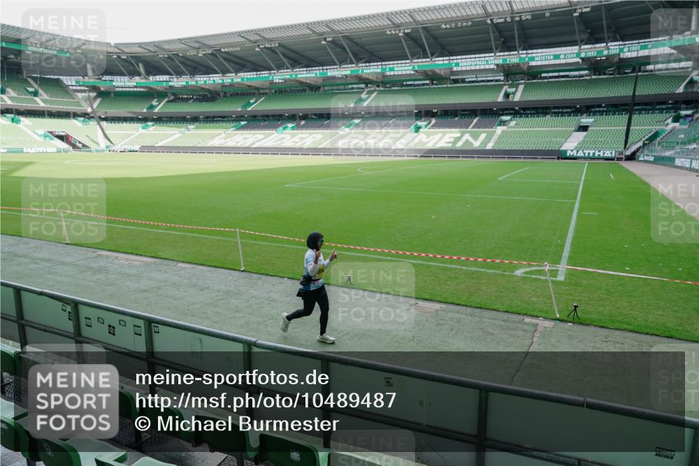 13.09.2026 - 21. swb-Marathon Bremen Michael Burmester http://msf.ph/oto/10489487 13.09.2026 11:01:29 Laufen im Stadion 11523, 11580, 12562, 12041 meine-sportfotos.de