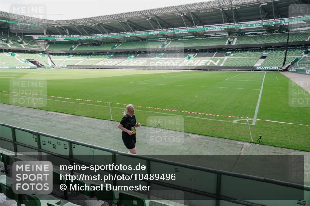13.09.2026 - 21. swb-Marathon Bremen Michael Burmester http://msf.ph/oto/10489496 13.09.2026 11:05:58 Laufen im Stadion 11523, 11580, 12562 meine-sportfotos.de