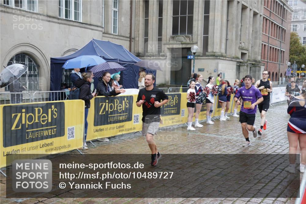 13.09.2026 - Kiel Lauf Yannick Fuchs http://msf.ph/oto/10489727 13.09.2026 11:43:08 Laufen 8513, 11799 meine-sportfotos.de