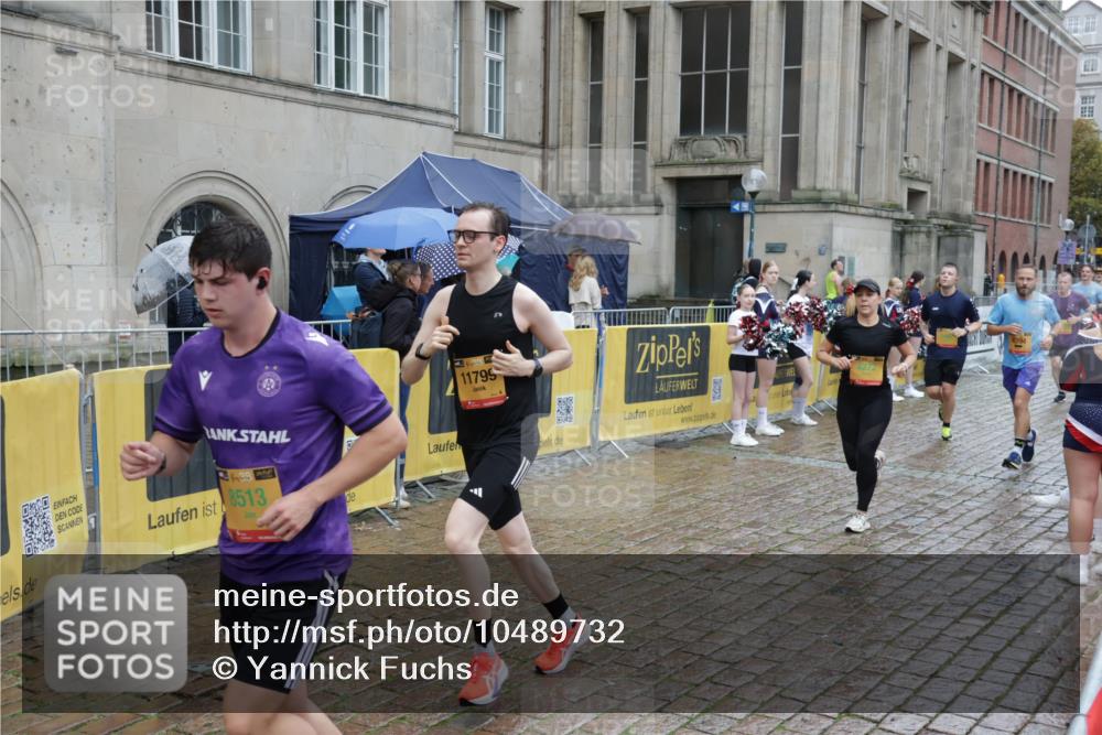 13.09.2026 - Kiel Lauf Yannick Fuchs http://msf.ph/oto/10489732 13.09.2026 11:43:10 Laufen 11799, 39, 8513, 4272 meine-sportfotos.de