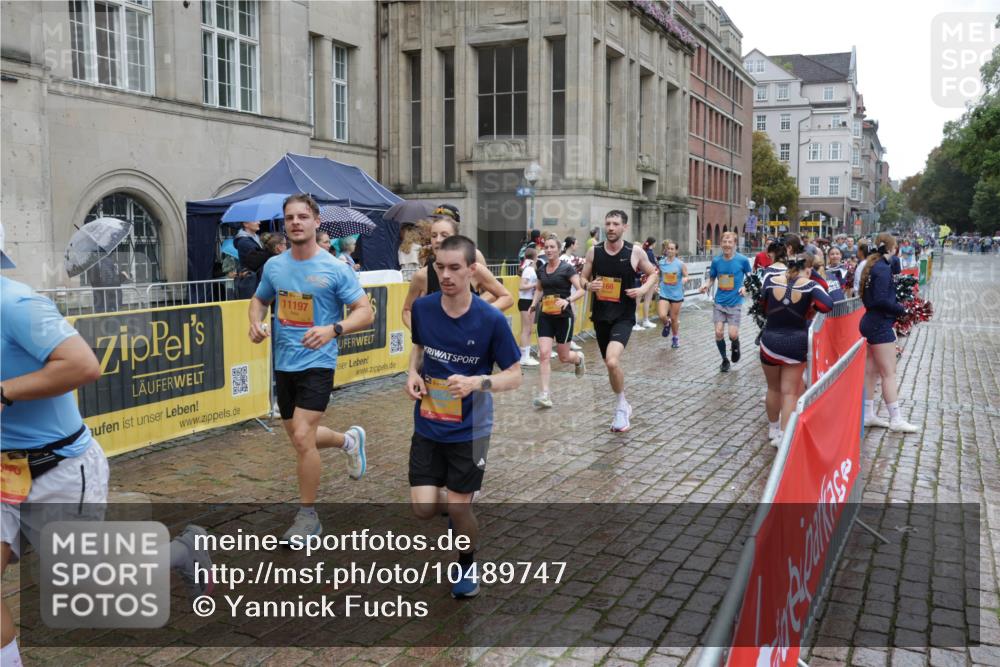 13.09.2026 - Kiel Lauf Yannick Fuchs http://msf.ph/oto/10489747 13.09.2026 11:43:16 Laufen 11197, 166 meine-sportfotos.de